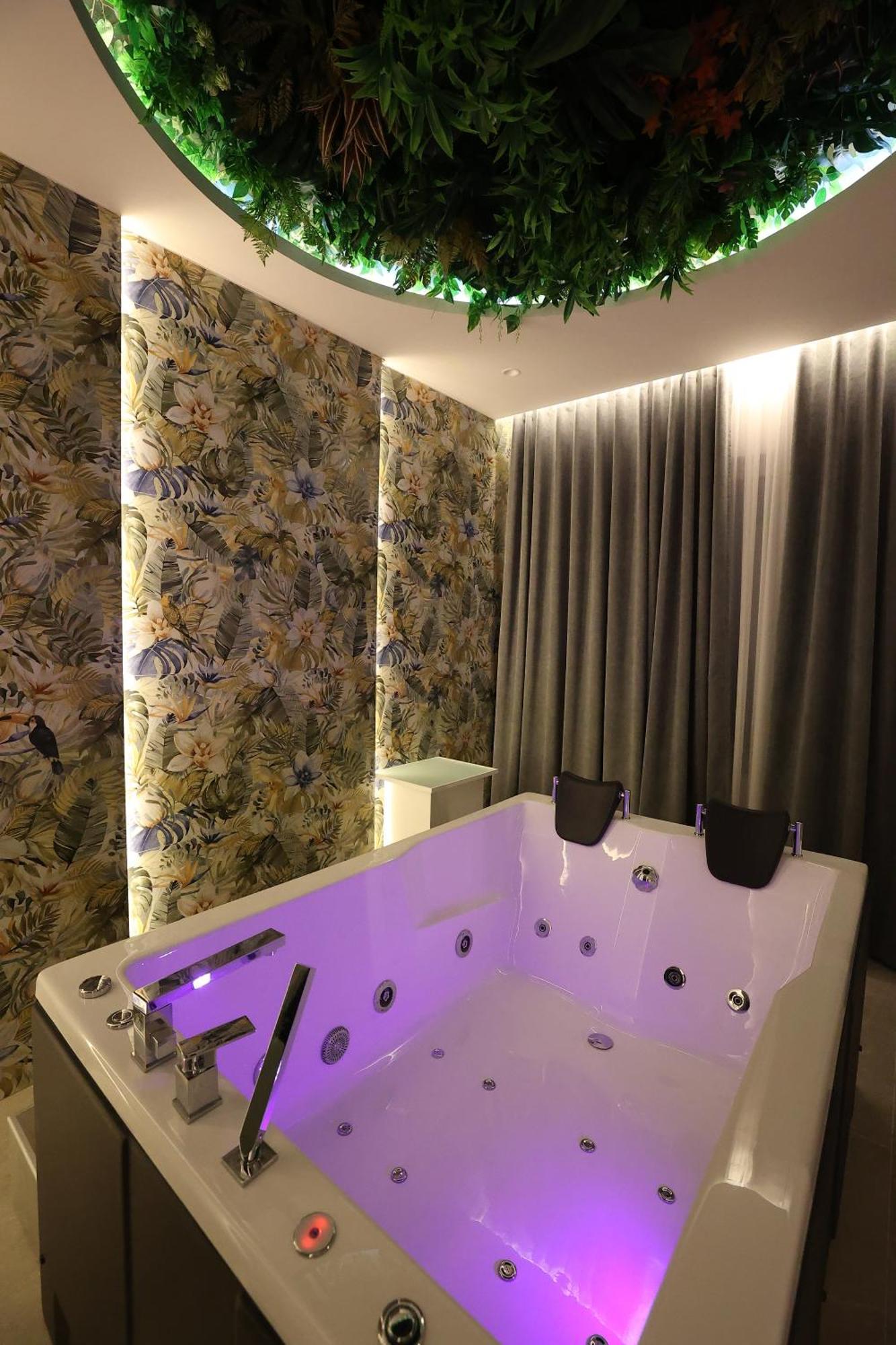 Hotel Elvis Mjull-Bathore Екстер'єр фото