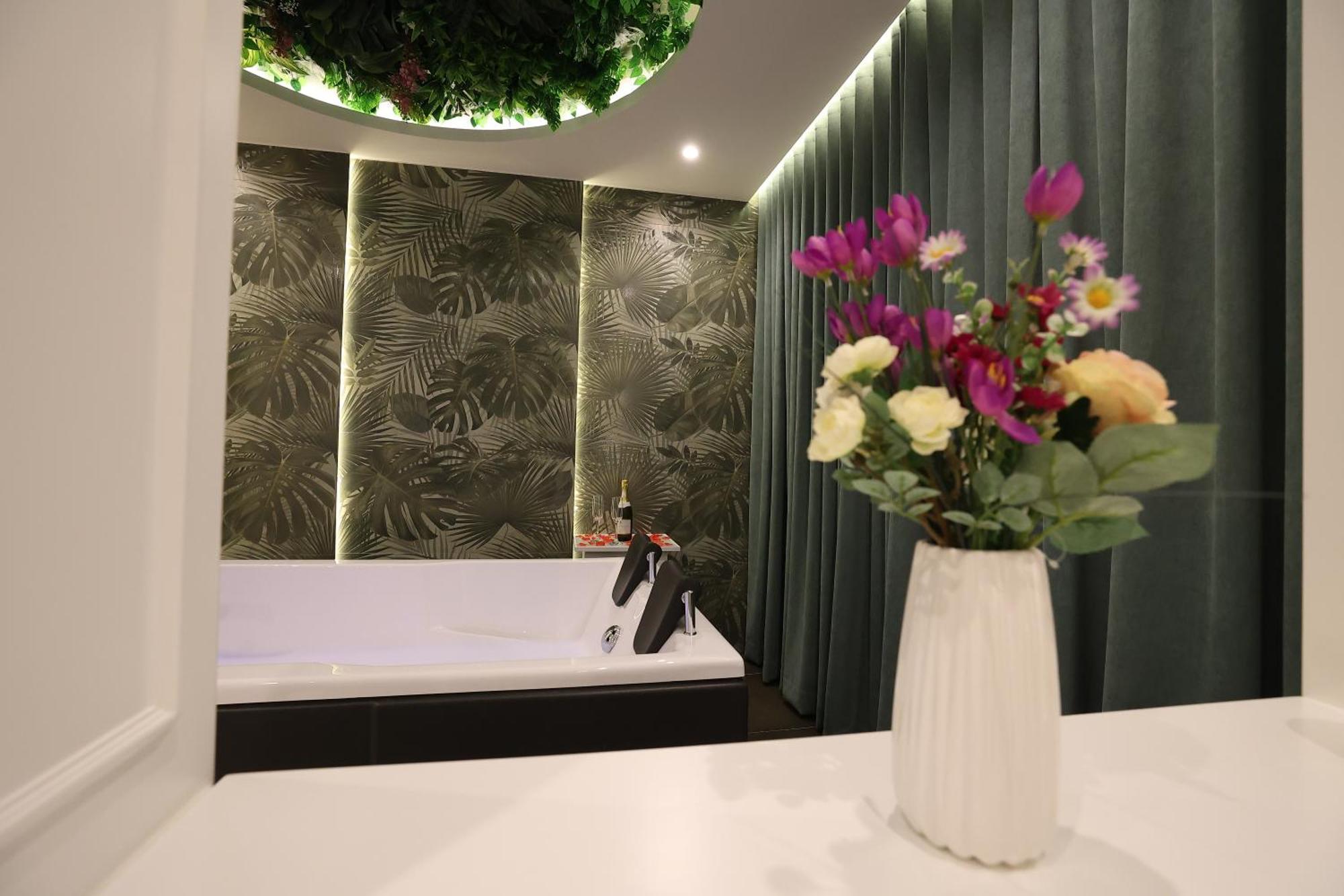 Hotel Elvis Mjull-Bathore Екстер'єр фото