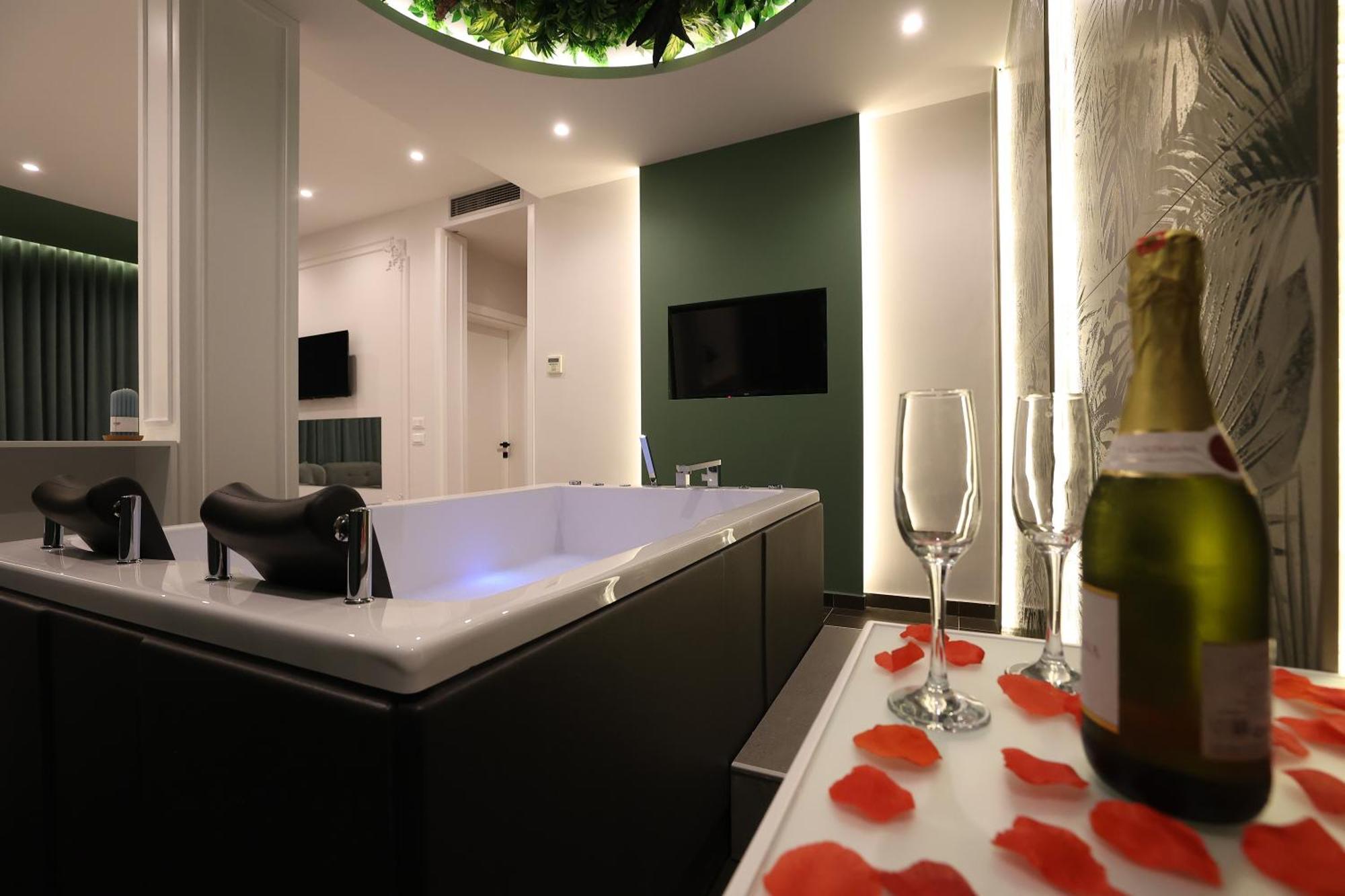 Hotel Elvis Mjull-Bathore Екстер'єр фото