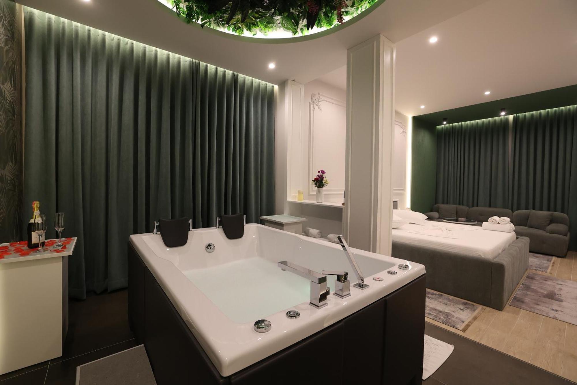 Hotel Elvis Mjull-Bathore Екстер'єр фото